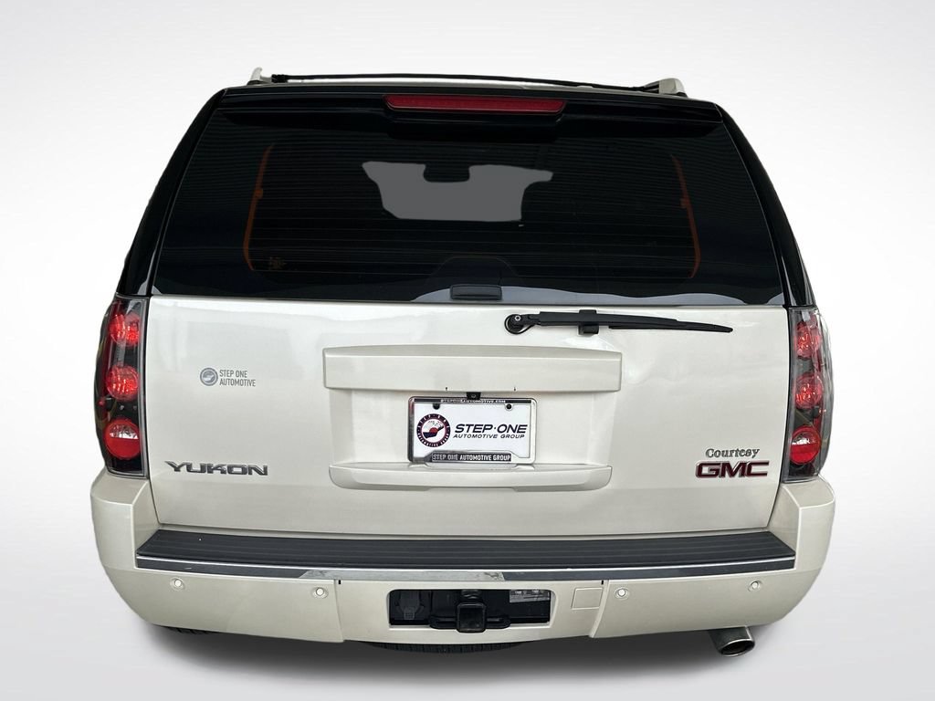 Used 2014 GMC Yukon Denali RWD image 6