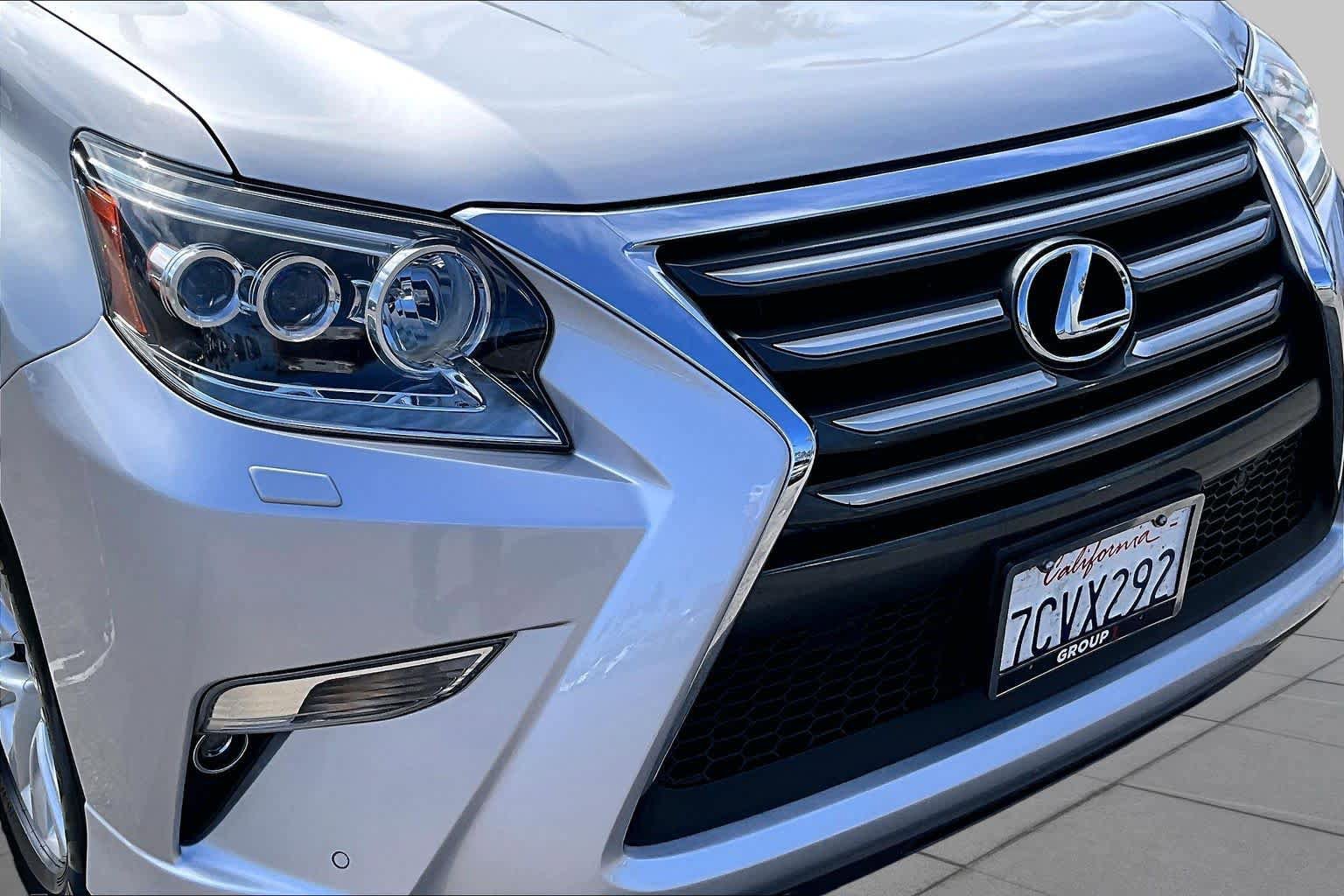 Used 2014 Lexus GX 460 w/ Premium Package AWD/4WD image 28