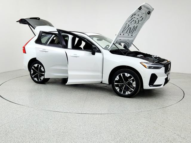 New 2026 Volvo XC60 B5 Plus w/ Climate Package PRO image 10