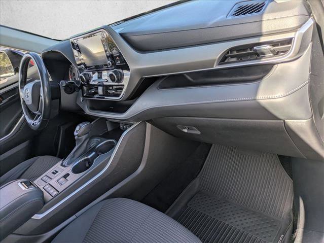Certified 2021 Toyota Highlander LE image 23