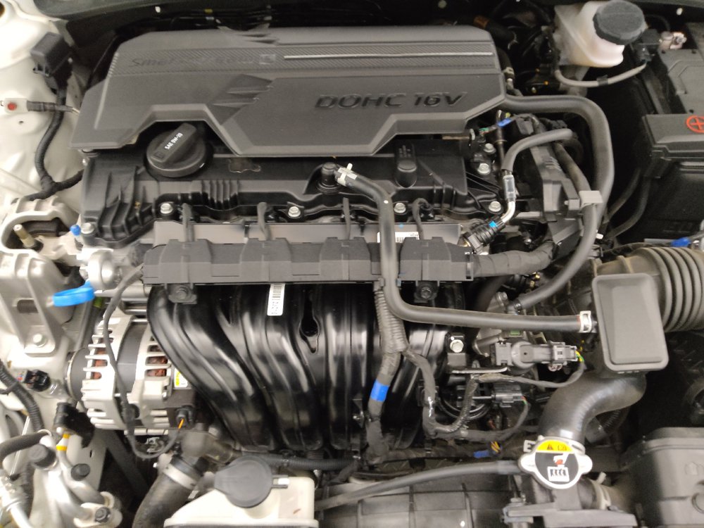 Used 2025 Hyundai Elantra SEL FWD image 30