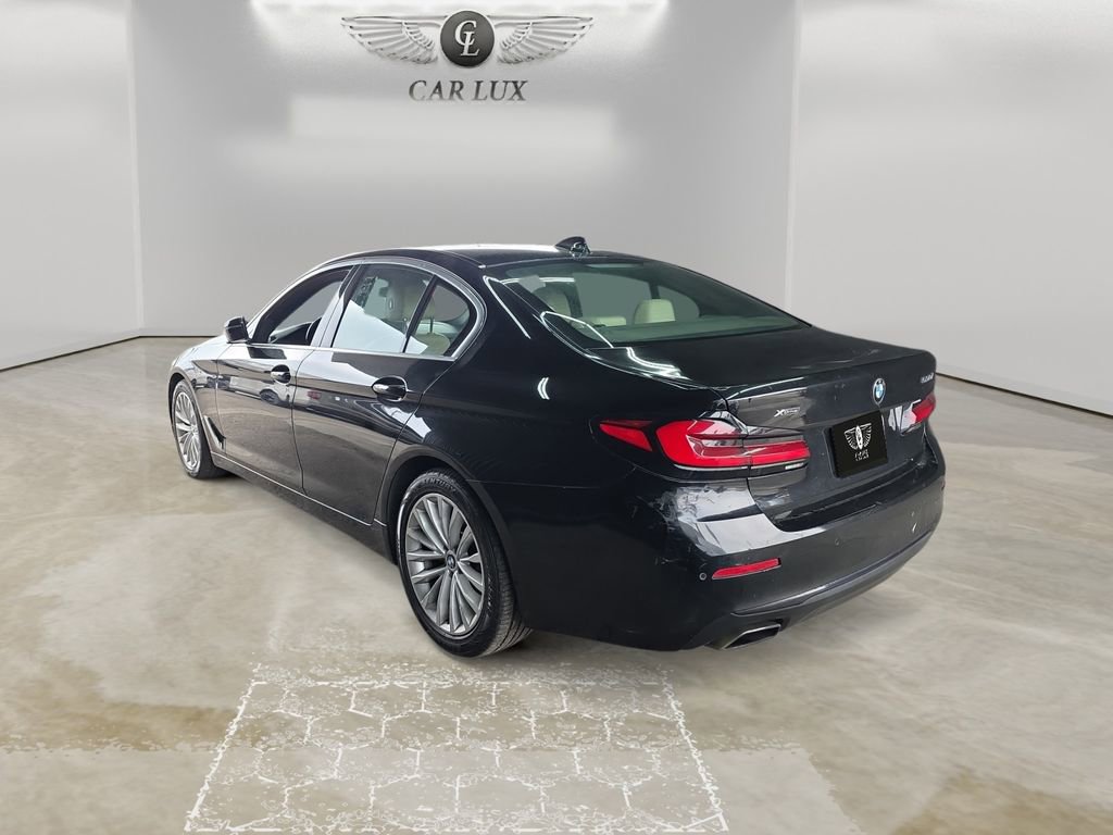 Used 2021 BMW 530i xDrive w/ Convenience Package AWD/4WD image 3