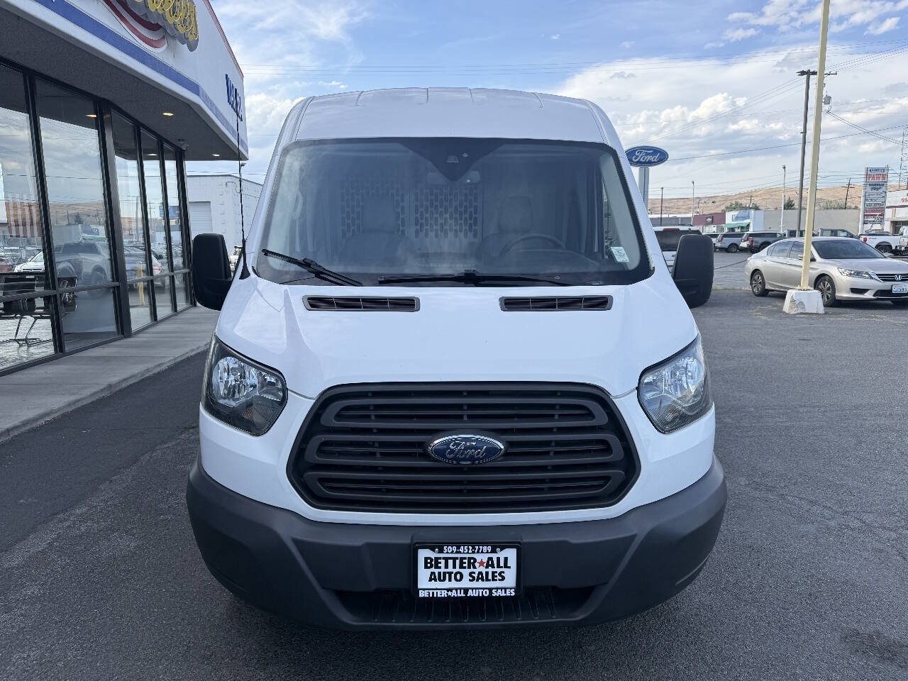 Used 2017 Ford Transit 250 148 Medium Roof RWD image 3