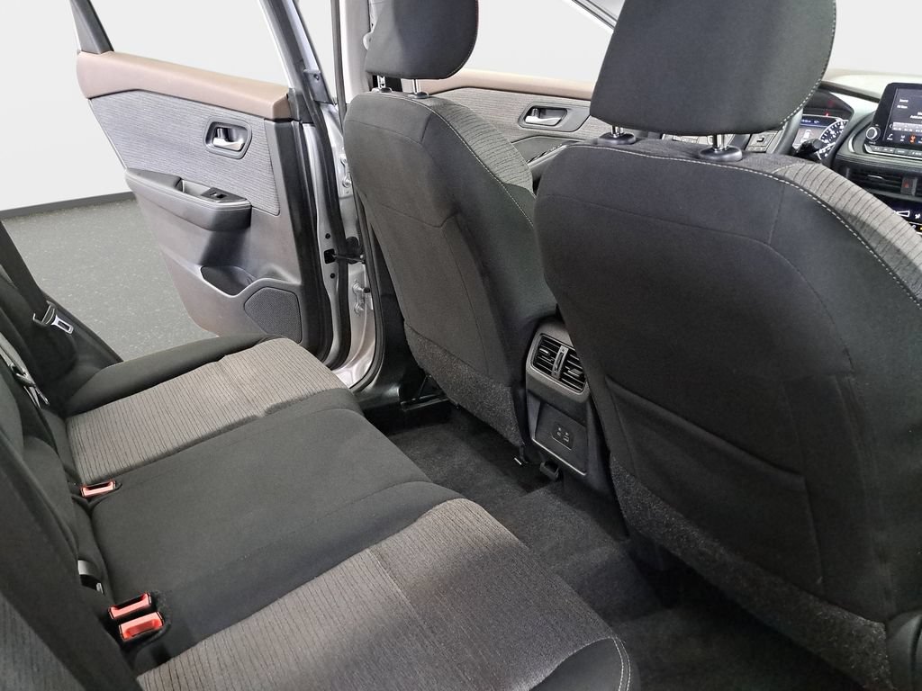 Used 2023 Nissan Rogue SV AWD/4WD image 12