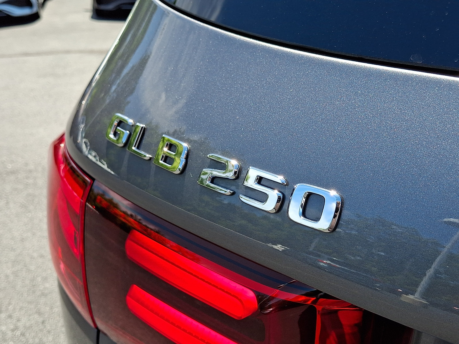Used 2026 Mercedes-Benz GLB 250 4MATIC image 32
