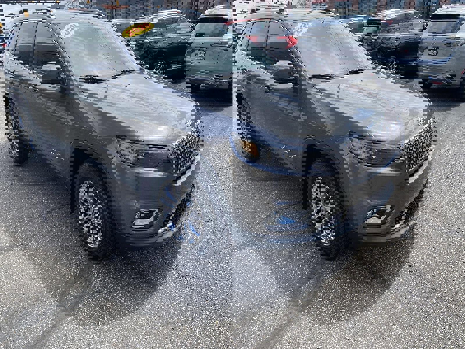 Used 2020 Jeep Cherokee Latitude Plus w/ Cold Weather Group image 13