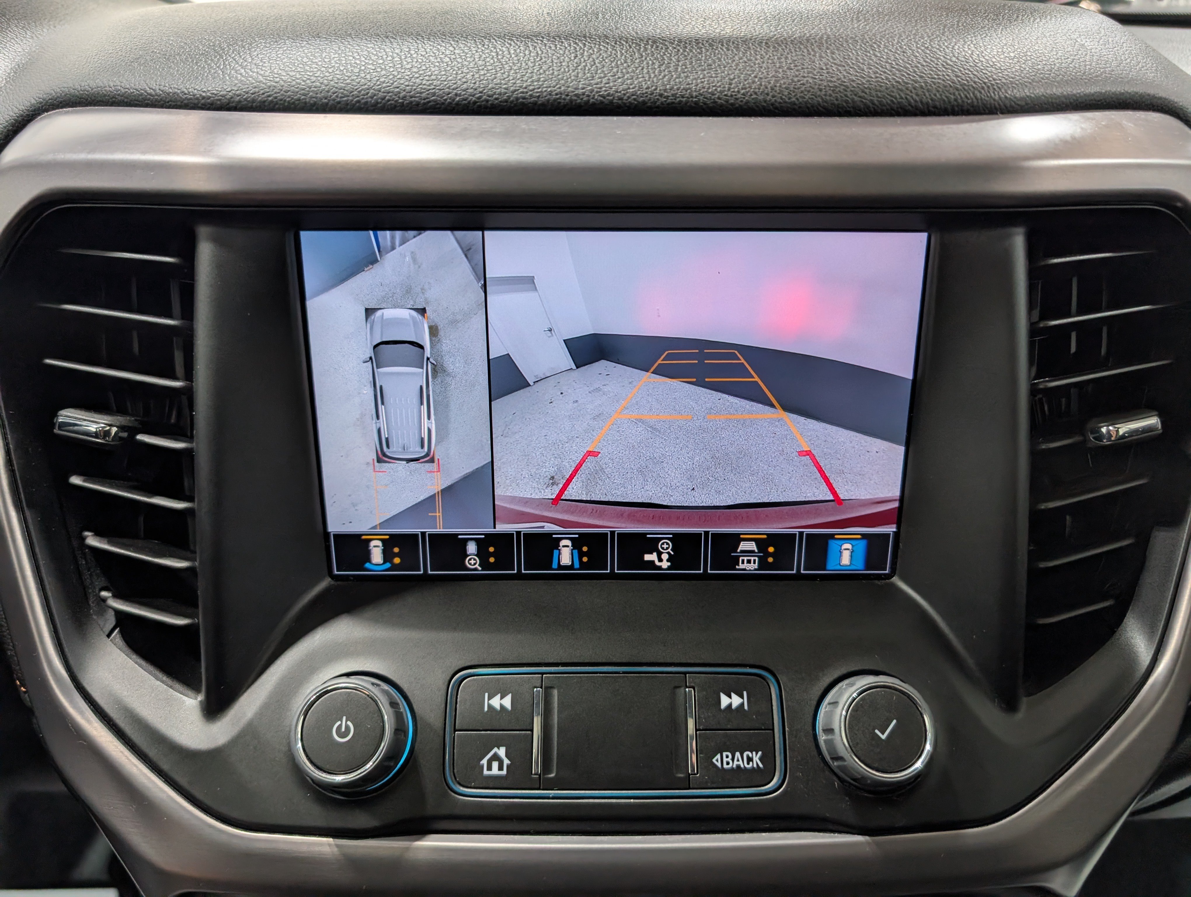 Used 2023 GMC Acadia AT4 w/ Technology Package AWD/4WD image 28