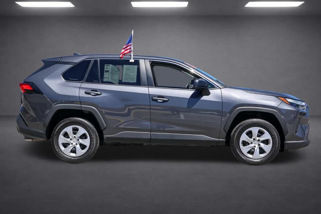 Used 2025 Toyota RAV4 LE AWD/4WD image 3