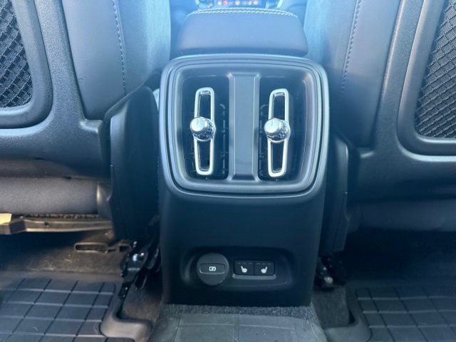 Used 2023 Volvo XC40 Recharge Ultimate AWD/4WD image 15