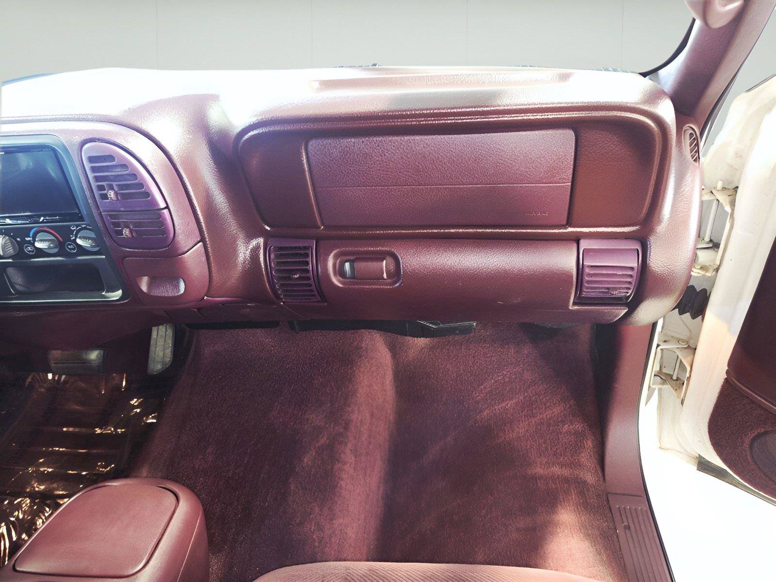 Used 1999 GMC Suburban 4WD w/ Marketing Opt Pkg 2 image 43
