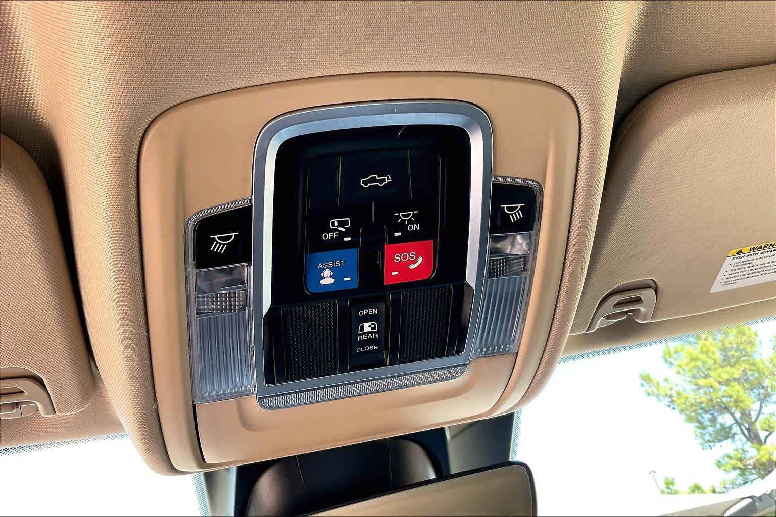 Used 2019 RAM 1500 Laramie AWD/4WD image 32