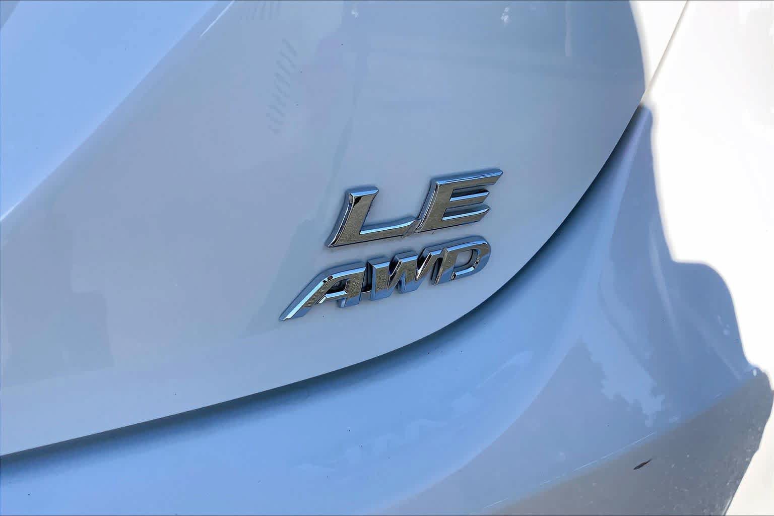 Used 2024 Toyota Camry LE AWD/4WD image 10