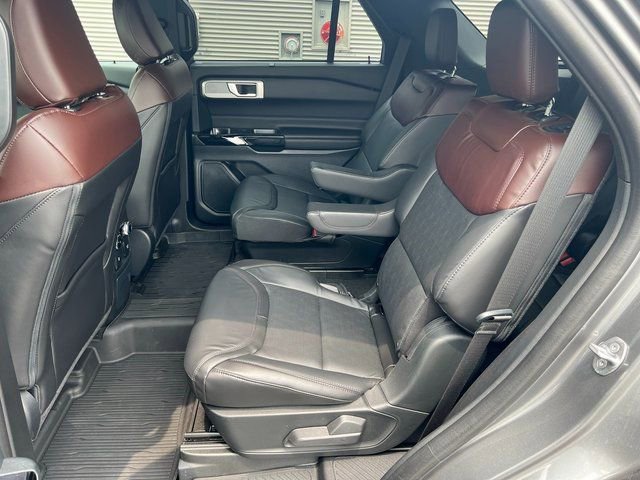 Used 2023 Ford Explorer Platinum w/ Equipment Group 601A image 16
