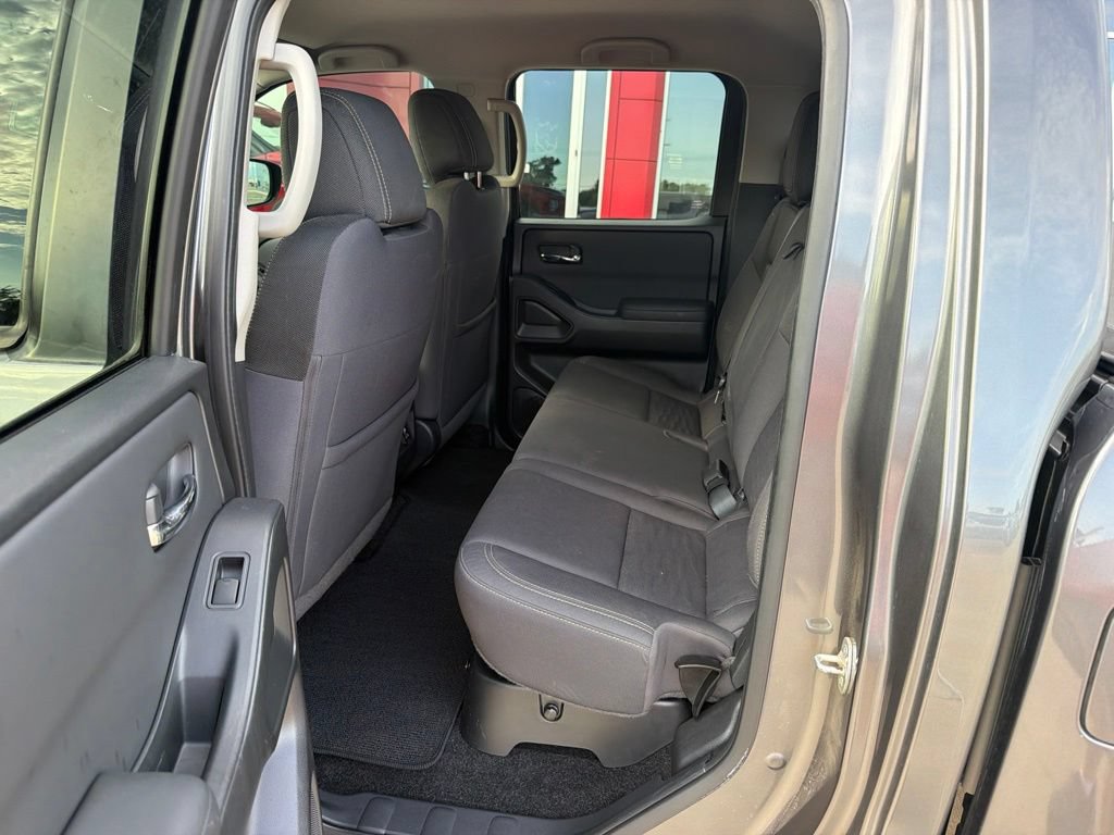 Used 2022 Nissan Frontier SV RWD image 17