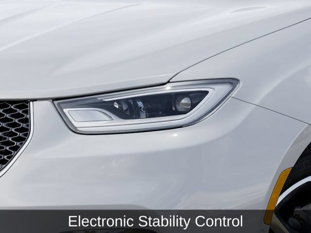 New 2026 Chrysler Pacifica Pinnacle w/ Trailer Tow Group AWD/4WD image 11
