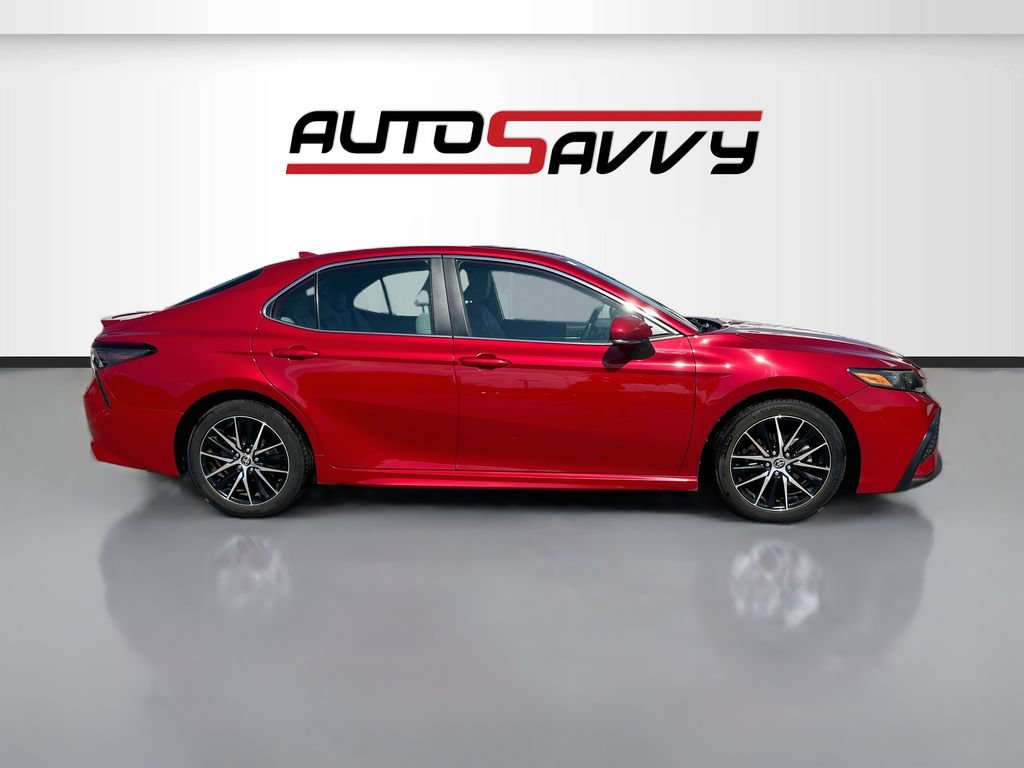 Used 2022 Toyota Camry SE FWD image 8