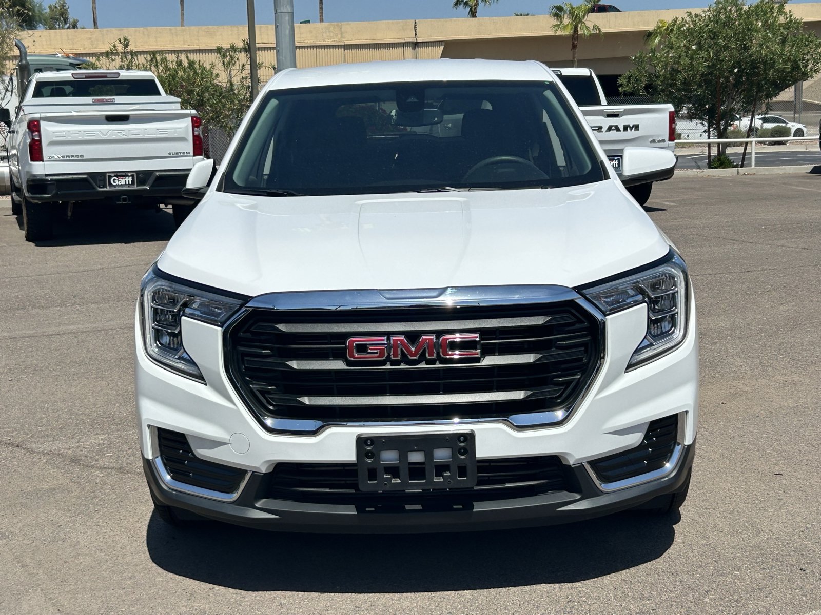 Certified 2024 GMC Terrain SLE FWD image 8