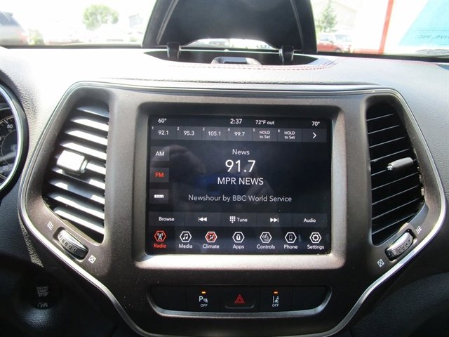 Used 2021 Jeep Cherokee Trailhawk w/ Premium Leather Package image 13