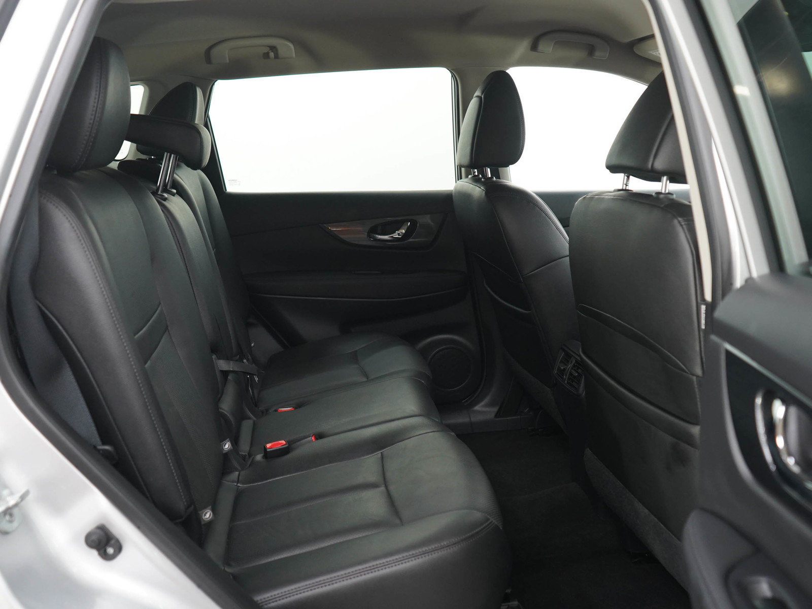 Used 2016 Nissan Rogue SL AWD/4WD image 12