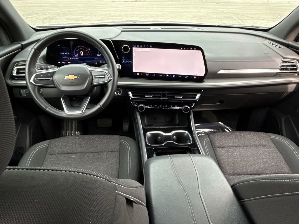 Used 2024 Chevrolet Traverse LT image 18