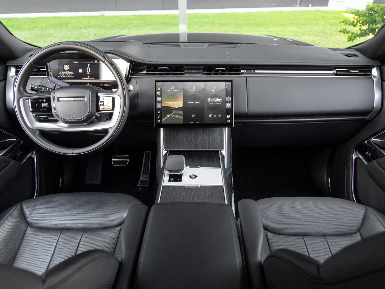 Used 2025 Land Rover Range Rover SE AWD/4WD image 12
