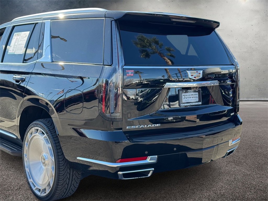 Used 2025 Cadillac Escalade Premium Luxury image 5