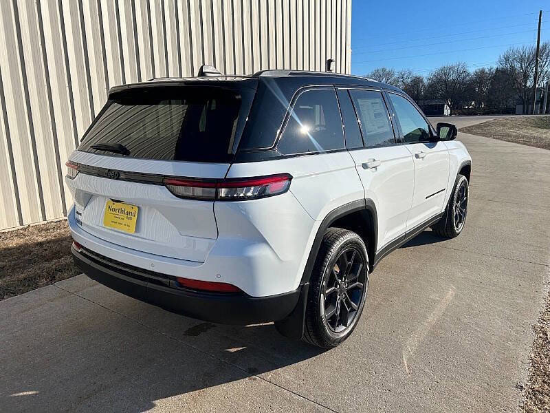 New 2025 Jeep Grand Cherokee Limited w/ Trailer Tow Package image 4