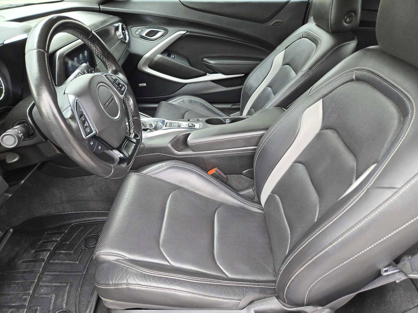 Used 2021 Chevrolet Camaro LT w/ RS Package image 14