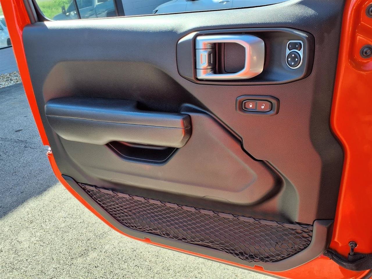 Used 2018 Jeep Wrangler Unlimited Sport AWD/4WD image 11