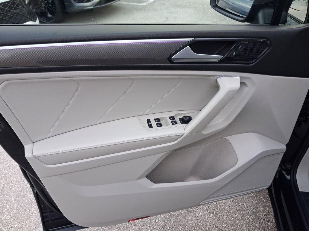 Used 2023 Volkswagen Tiguan SE R-Line FWD image 16