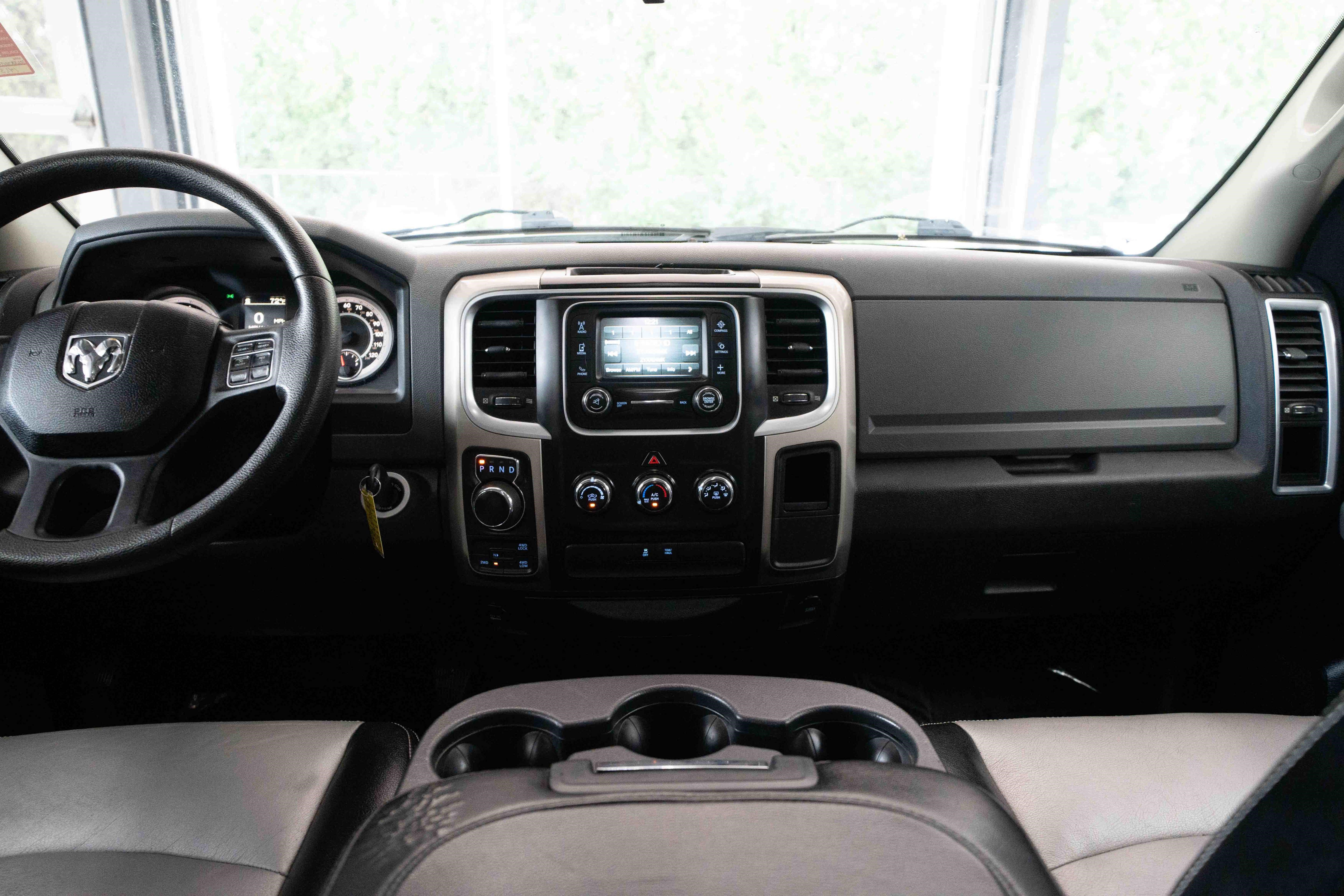 Used 2014 RAM 1500 Classic SLT AWD/4WD image 19