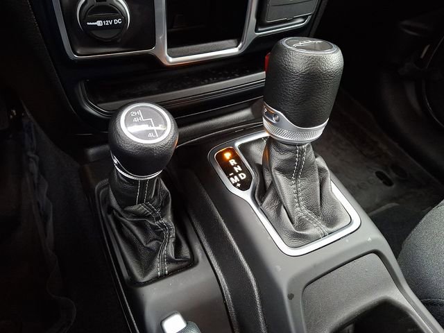 Used 2024 Jeep Gladiator Sport image 14