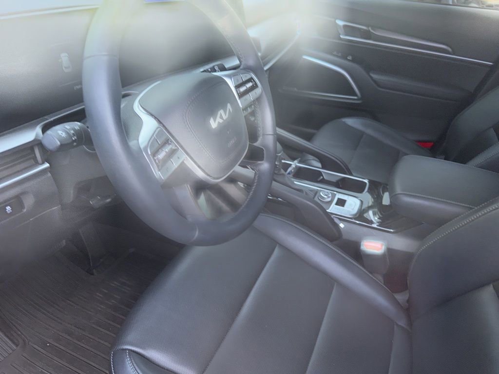 Used 2025 Kia Telluride S FWD image 8