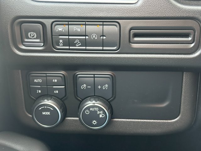 Used 2024 Chevrolet Tahoe Z71 image 33