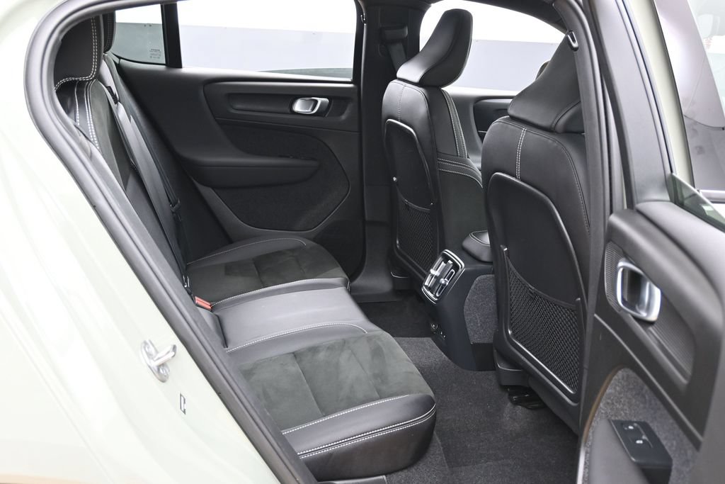 Used 2023 Volvo C40 P8 Recharge Ultimate AWD/4WD image 26