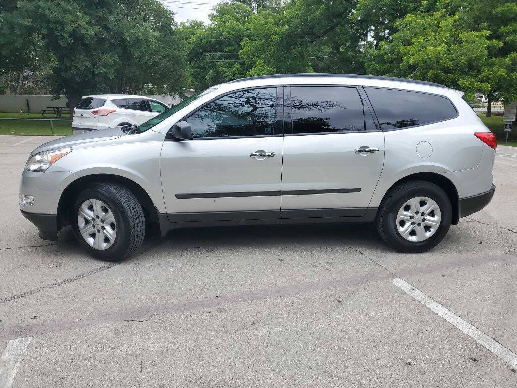 Used 2011 Chevrolet Traverse LS FWD image 33