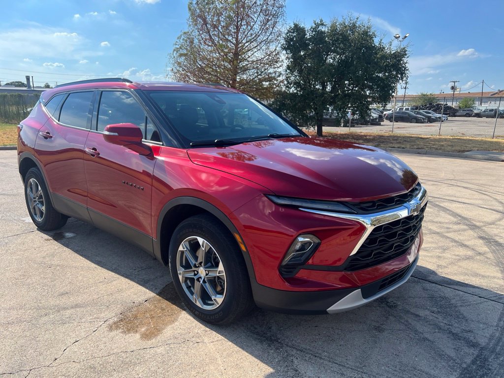 Used 2023 Chevrolet Blazer LT w/ Sound & Technology Package FWD image 21