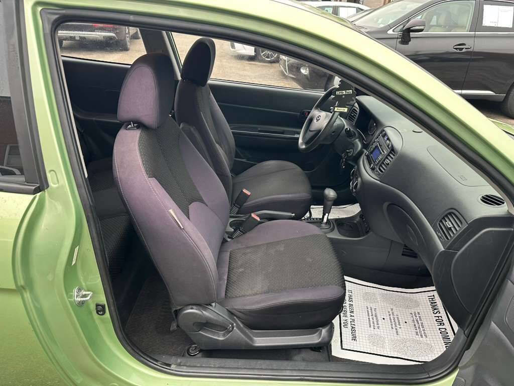 Used 2010 Hyundai Accent GS w/ Premium Pkg 3 image 13