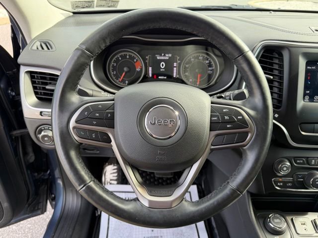 Used 2019 Jeep Cherokee Latitude Plus w/ Cold Weather Group AWD/4WD image 24