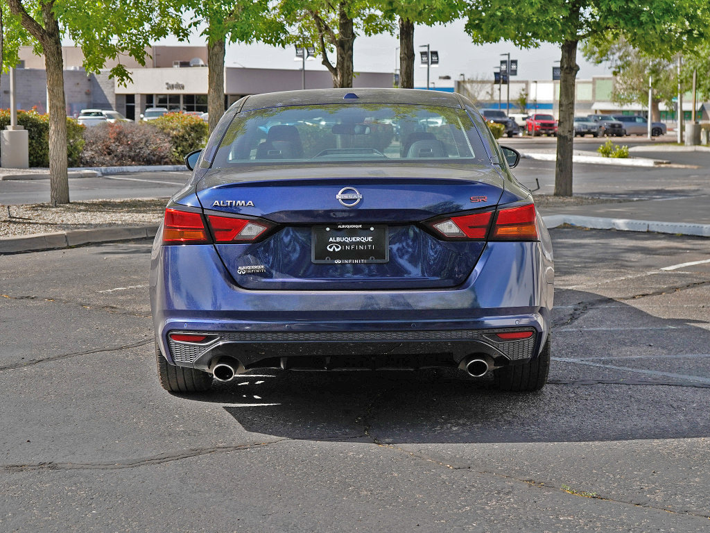 Used 2024 Nissan Altima 2.5 SR FWD image 11