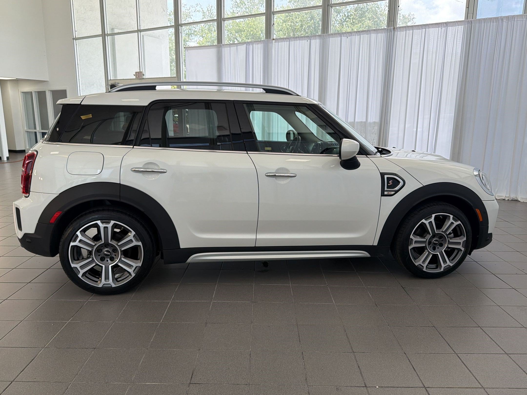 Used 2023 MINI Cooper Countryman S FWD image 8