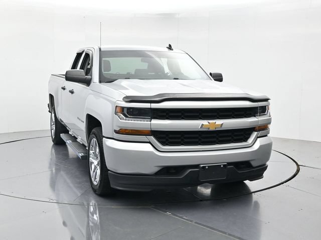 Used 2018 Chevrolet Silverado 1500 Custom w/ Custom Value Package RWD image 4
