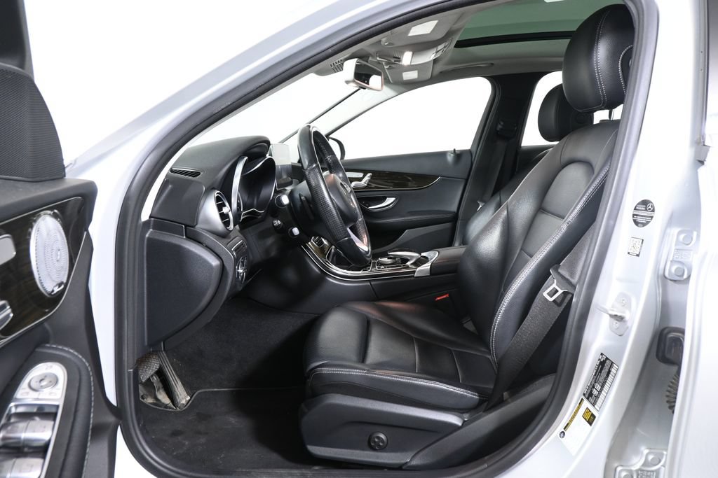Used 2016 Mercedes-Benz C 300 4MATIC Sedan image 3