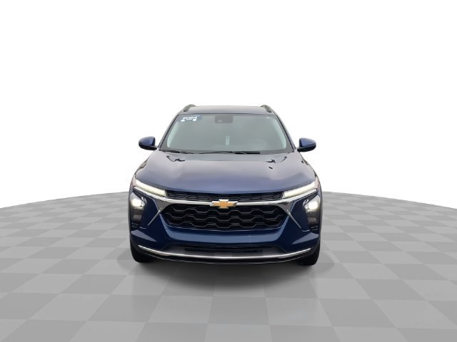 Used 2024 Chevrolet Trax LT w/ Driver Confidence Package FWD image 3