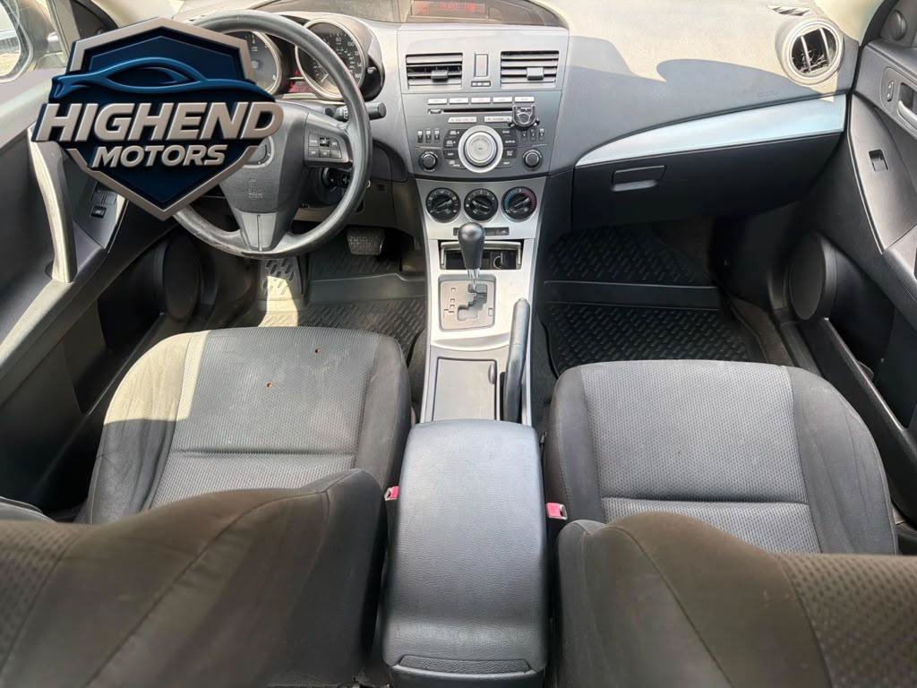 Used 2011 MAZDA MAZDA3 i Touring FWD image 19