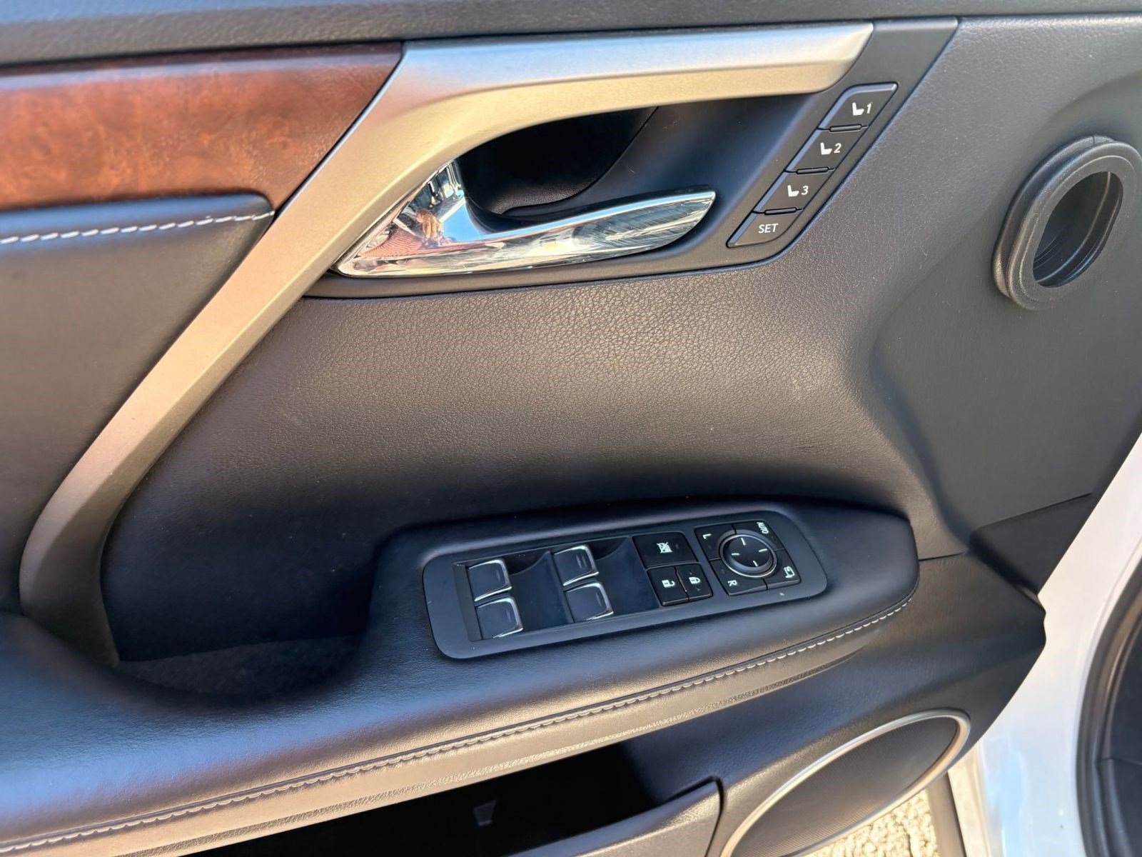 Used 2021 Lexus RX 350L Premium image 13