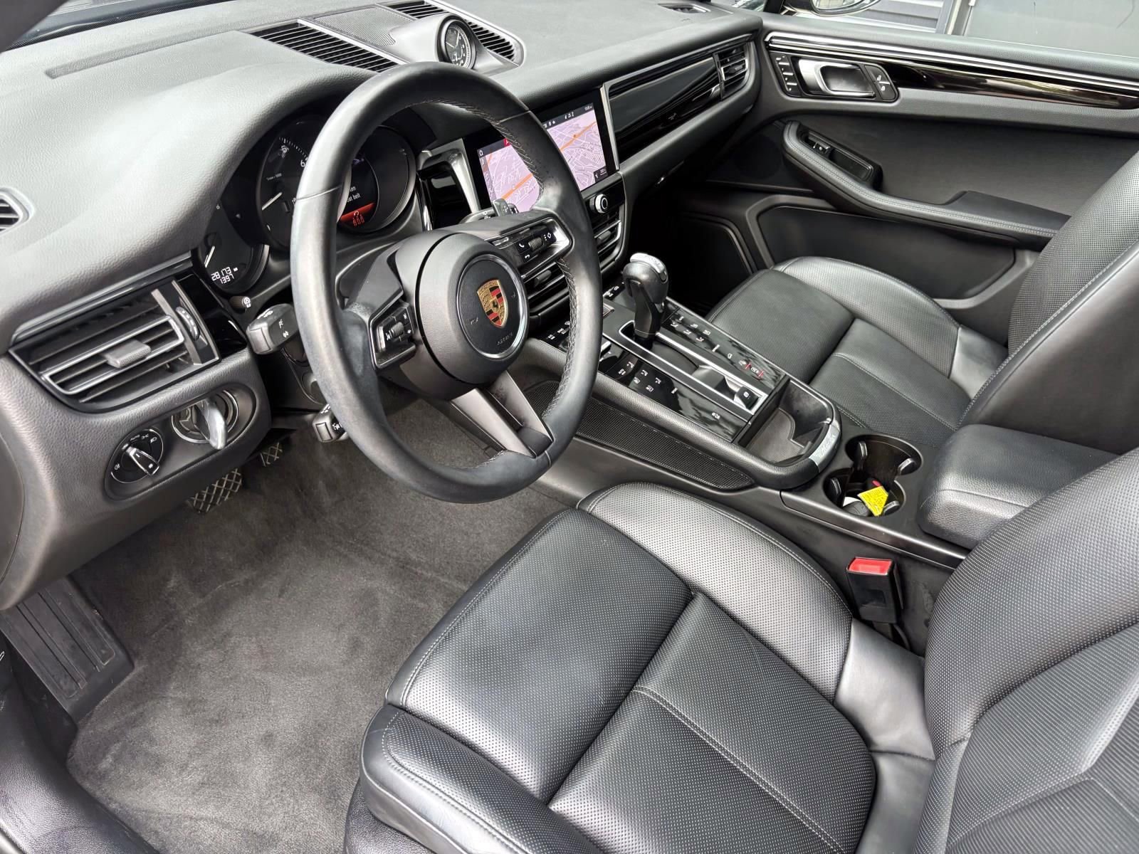 Certified 2023 Porsche Macan AWD/4WD image 17