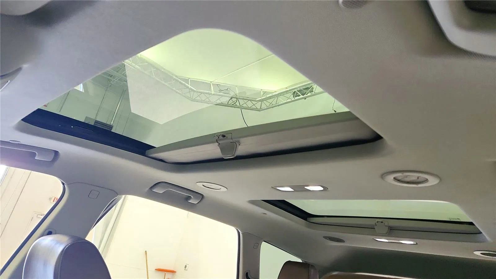 Used 2018 Buick Enclave Avenir w/ Avenir Technology Package image 24