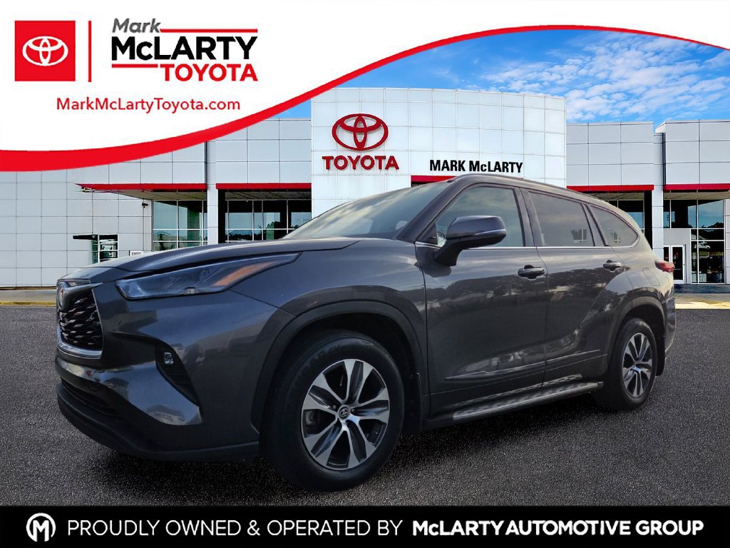 Used 2022 Toyota Highlander XLE FWD 360° Tour