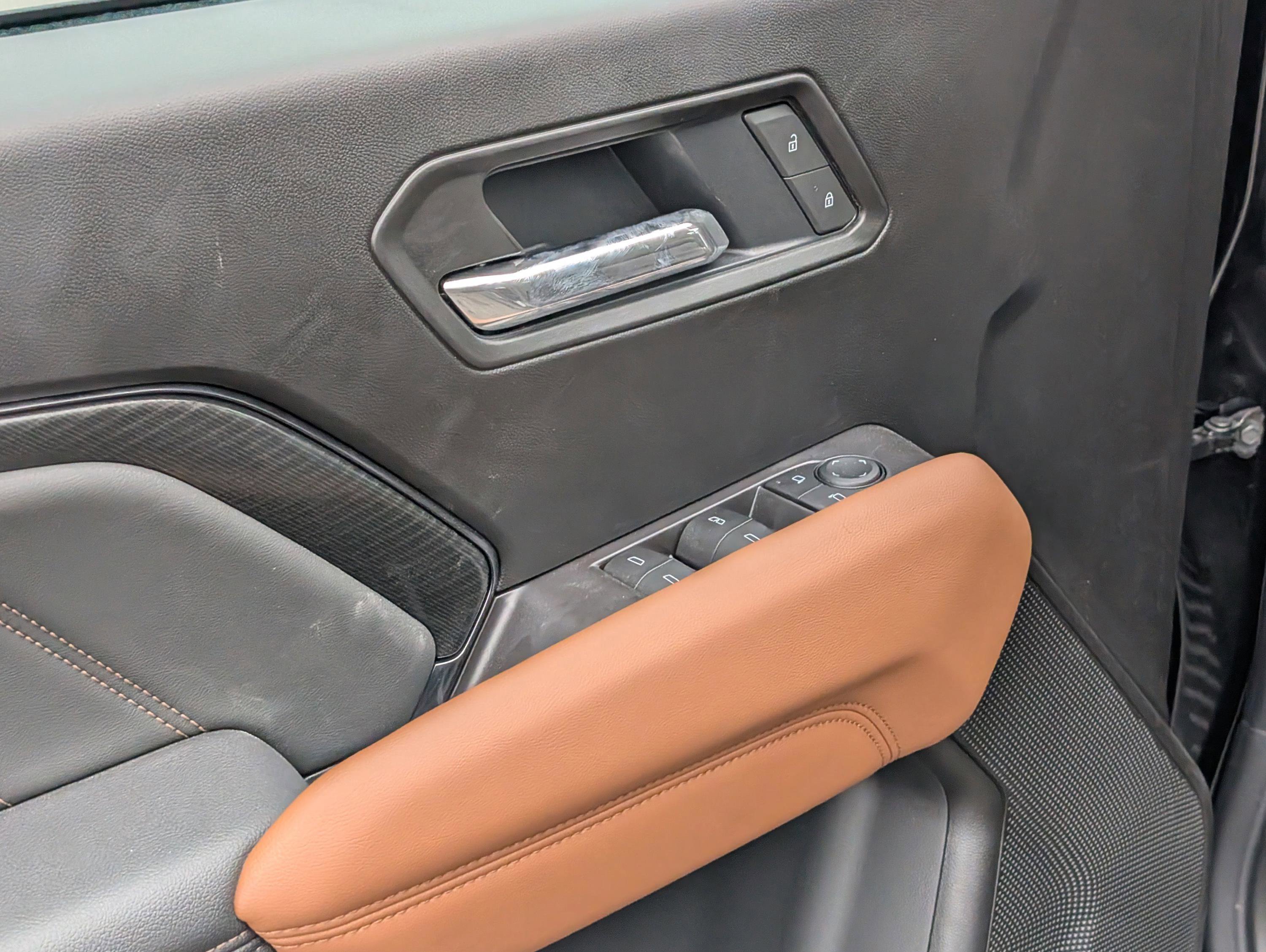 New 2026 GMC Canyon AT4 w/ Off-Road Front Bumper Package image 16